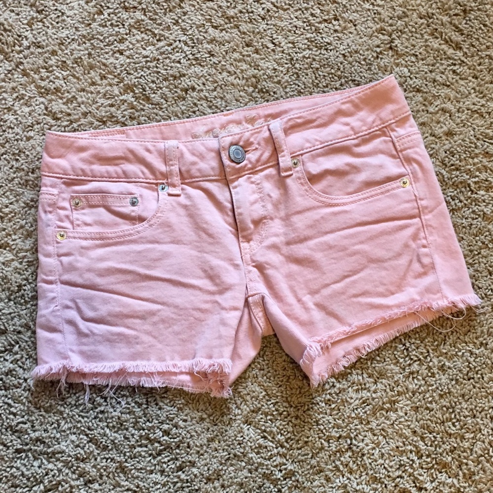 AEO Blush Fray Hem Low rise denim shorts!